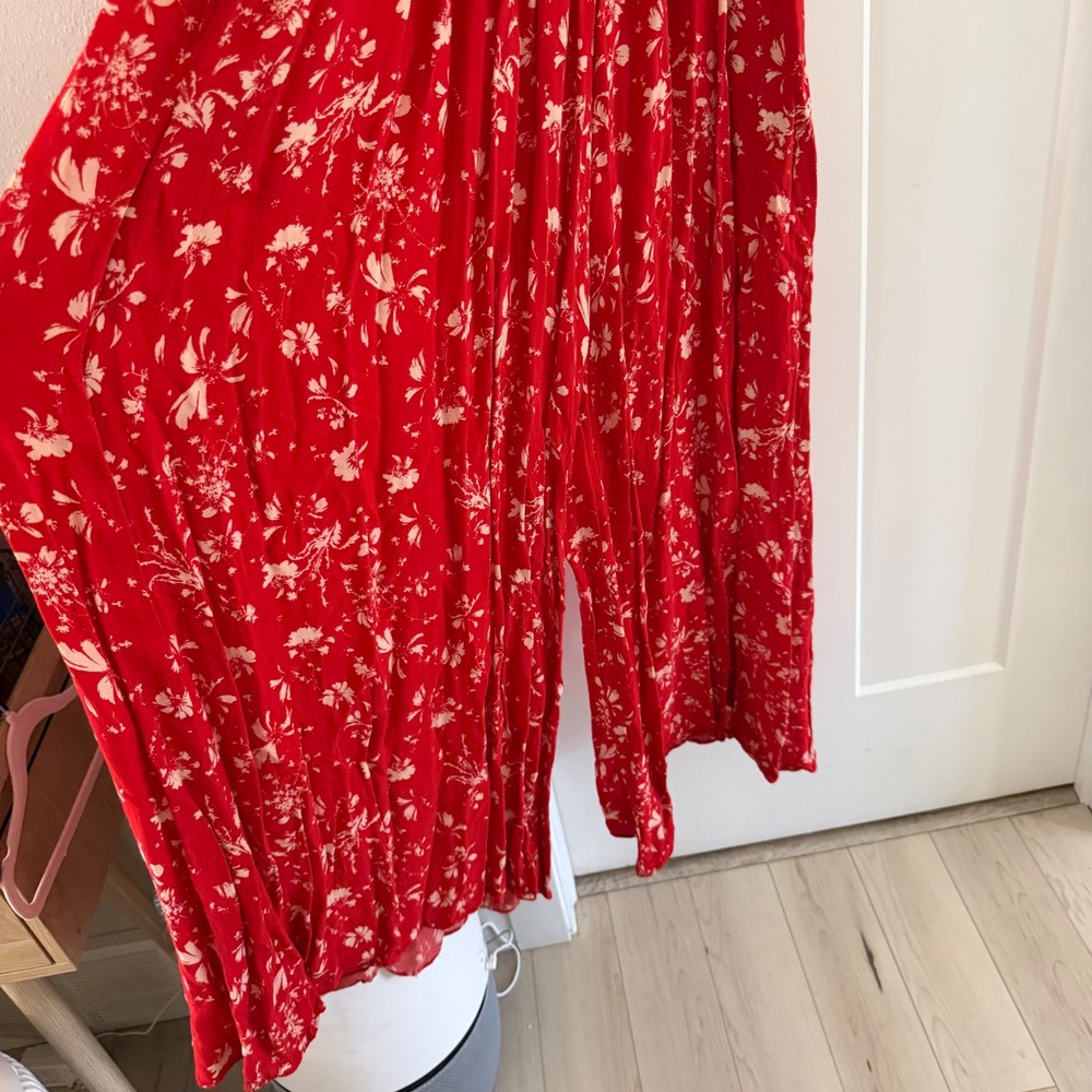 Free People Color My World Jumpsuit Red Ditsy Floral Smocked Wide Leg Boho XS - Picture 5 of 7